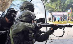 160325_represion_gendarmeria_disparos_armas_cuarterolo_g