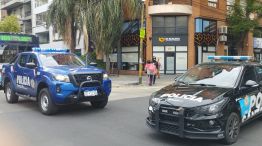 La Policia trabajando ante el hallazgo de posibles restos humanos en el centro de Rosario.