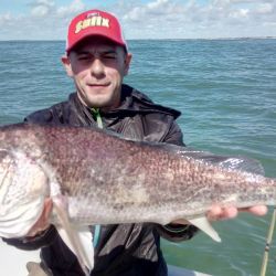 En un par de horas, la intensa actividad de pesca en Santa Teresita permite una notable captura de corvinas, apreciadas tanto por su lucha como por la exquisitez de su carne. 