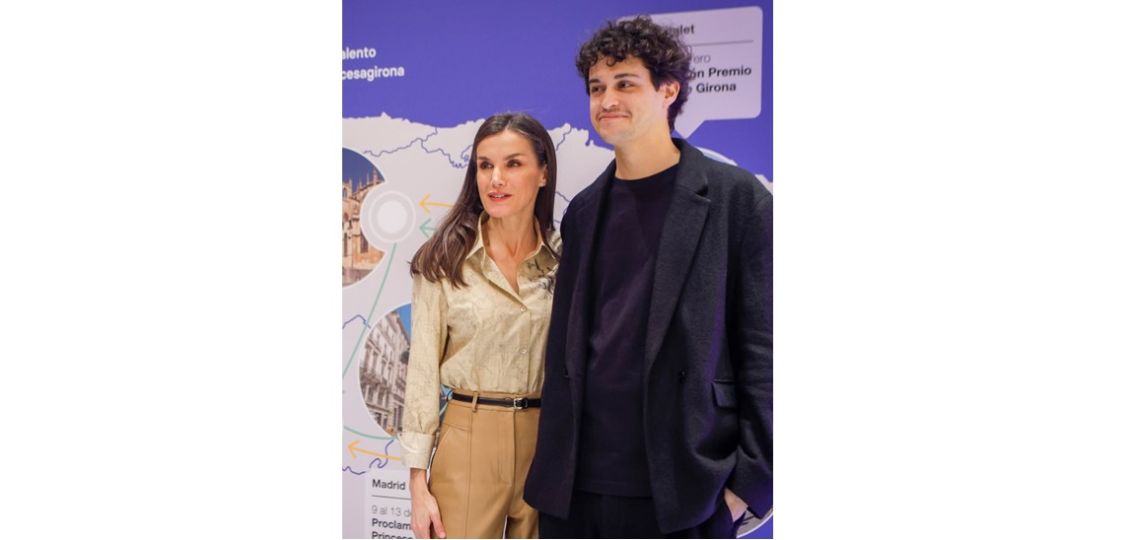 Letizia Ortiz demuestra como hacer viral una cartera artesanal
