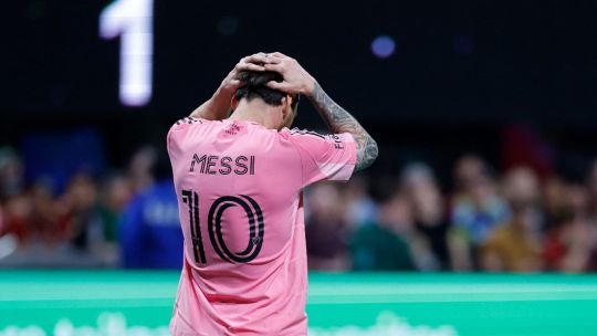 Messi sufrió una lesión muscular y no jugará para la Selección Argentina