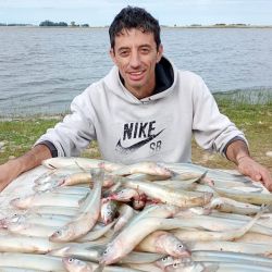 Dos opciones muy interesantes, con unos pocos kilómetros de acceso entoscado tras circular por la Ruta 3 que nos lleva a tantos emblemáticos pesqueros pero que en esta ocasión nos deposita en dos, no tan conocidos por todos, pero no de menos rendimiento. 
