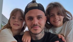 Mauro Icardi junto a sus hijas