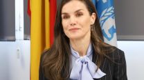 Letizia Ortiz: el look ejecutivo que con los trucos de las parisinas amarás en invierno