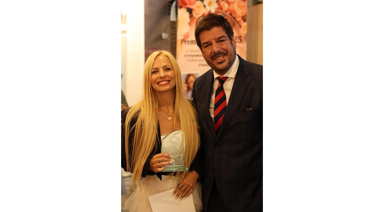 Periodista Antonela Fredianelli y Cónsul Marcelo Gilardoni.