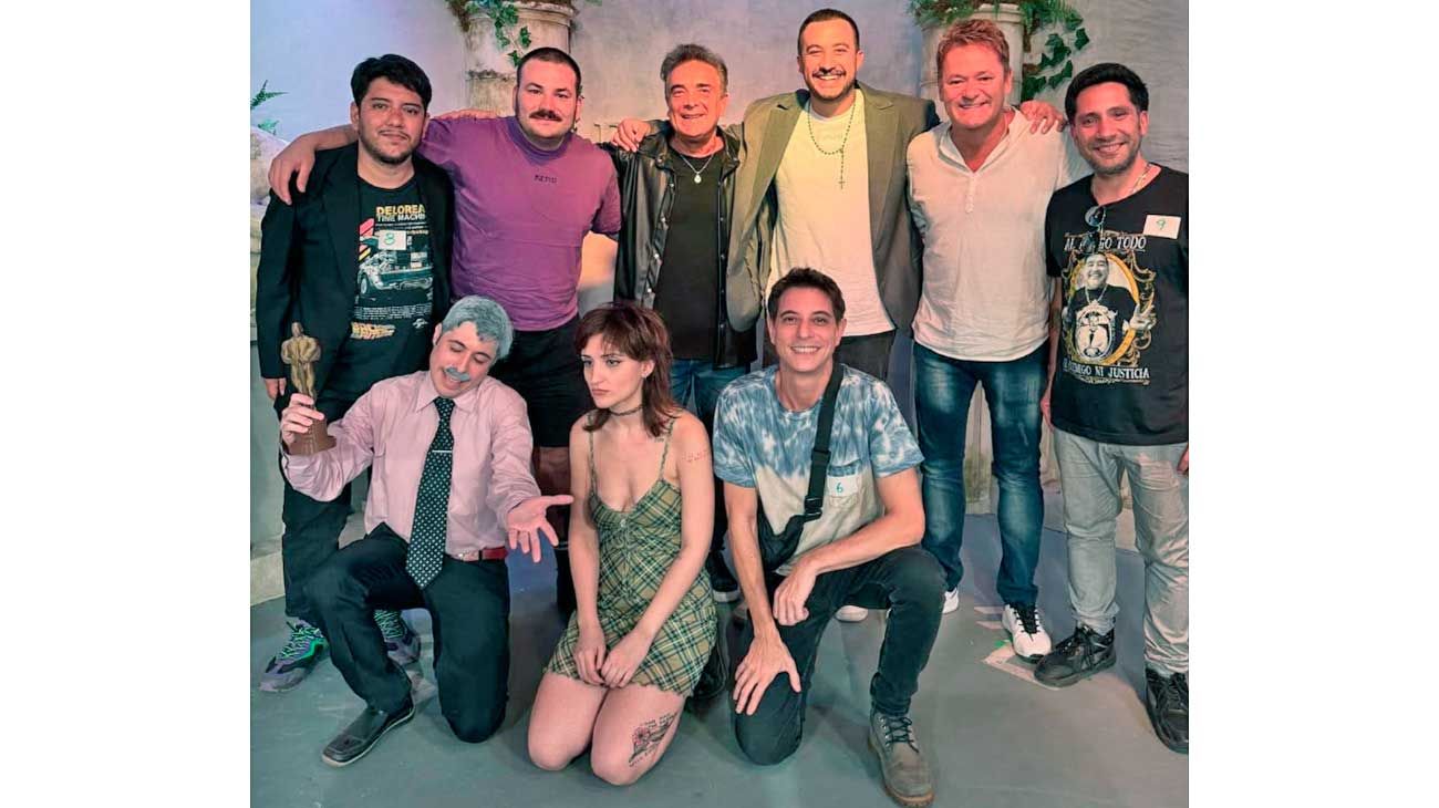 En blender. El equipo de Hay algo ahí, con Tomás Rebord a la cabeza.