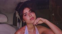 Minifalda de alto impacto, el look de Camila Mayan con el que conquistó las redes