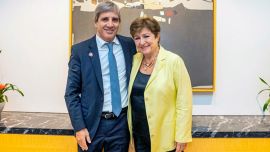 Una misión del FMI llegó a Buenos Aires para revisar el acuerdo con un ojo sobre las reservas