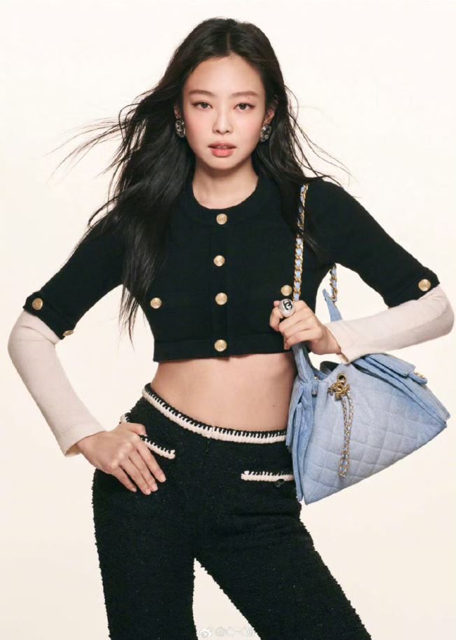 Jennie cara del bolso Chanel 25