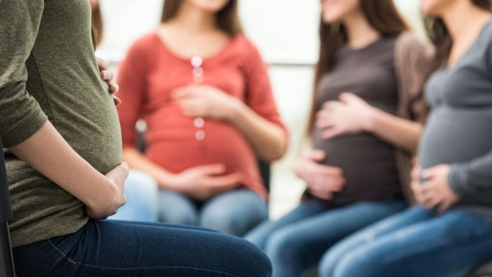 Rusia ofrece mil dólares a adolescentes embarazadas para aumentar la tasa de natalidad