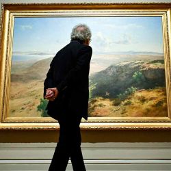 Obra de arte del pintor mexicano José María Velasco titulada "Vista del Valle de México desde el Cerro de Santa Isabel" en Londres. Foto de Ben STANSALL / AFP | Foto:AFP