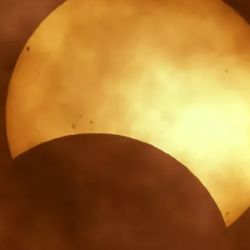 Vendrá acompañado de la presencia de manchas solares gigantes.