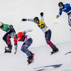 Semifinal 1 de snowboard cross masculino durante los Campeonatos Mundiales de Snowboard, Freestyle y Freeski de la FIS 2025. Foto de Fabrice COFFRINI / AFP | Foto:AFP