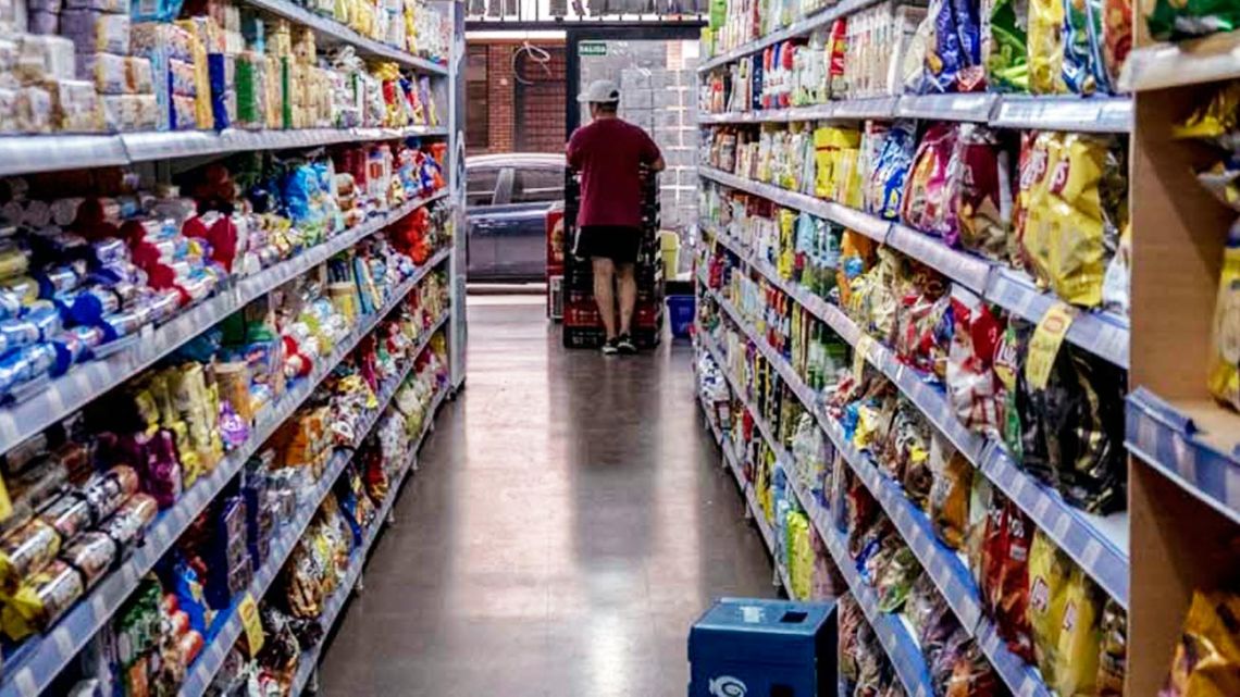 Gigantes del consumo masivo denuncian contrabando en autoservicios del AMBA