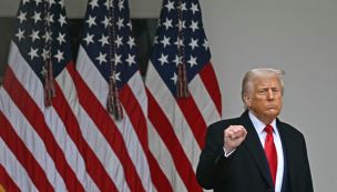 20250402 Donald Trump dio un discurso sobre aranceles recíprocos durante un evento en el Jardín de las Rosas titulado "Hagamos que Estados Unidos vuelva a ser rico" en la Casa Blanca