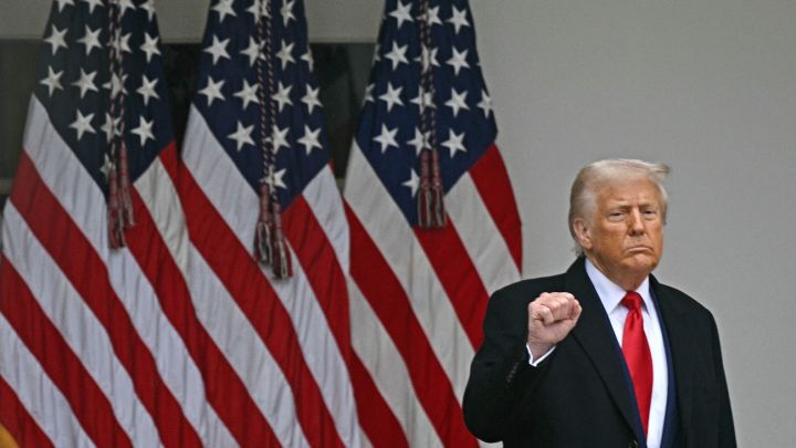 Donald Trump dio un discurso sobre aranceles recíprocos durante un evento en el Jardín de las Rosas titulado "Hagamos que Estados Unidos vuelva a ser rico" en la Casa Blanca