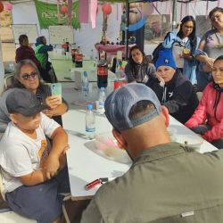 Durante el evento se entregaron certificados y se procedió al sorteo de equipos completos entre las presentes.