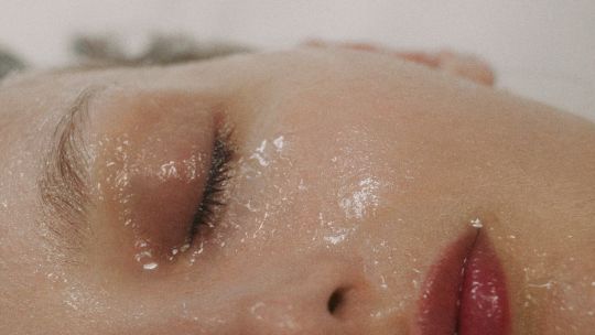 Blurring: la tendencia de maquillaje difuminado que vuelve para destronar al look hiperdefinido