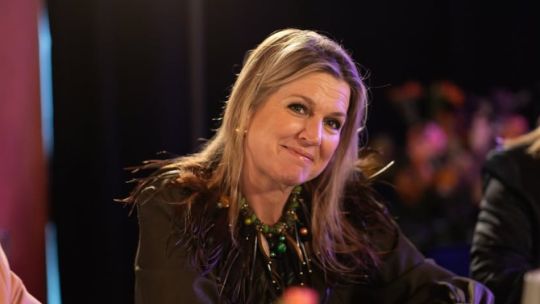 Máxima Zorreguieta con plumas y piedras preciosas llevó un collar del Rey León