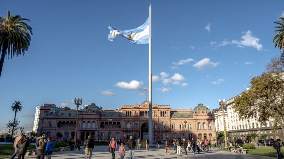 Argentina wants a large portion of its new US$20-billion programme with the International Monetary Fund to be paid out immediately.