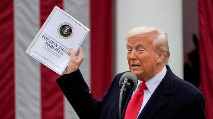 TRUMP. El presidente anunció el nuevo esquema arancelario a nivel mundial.