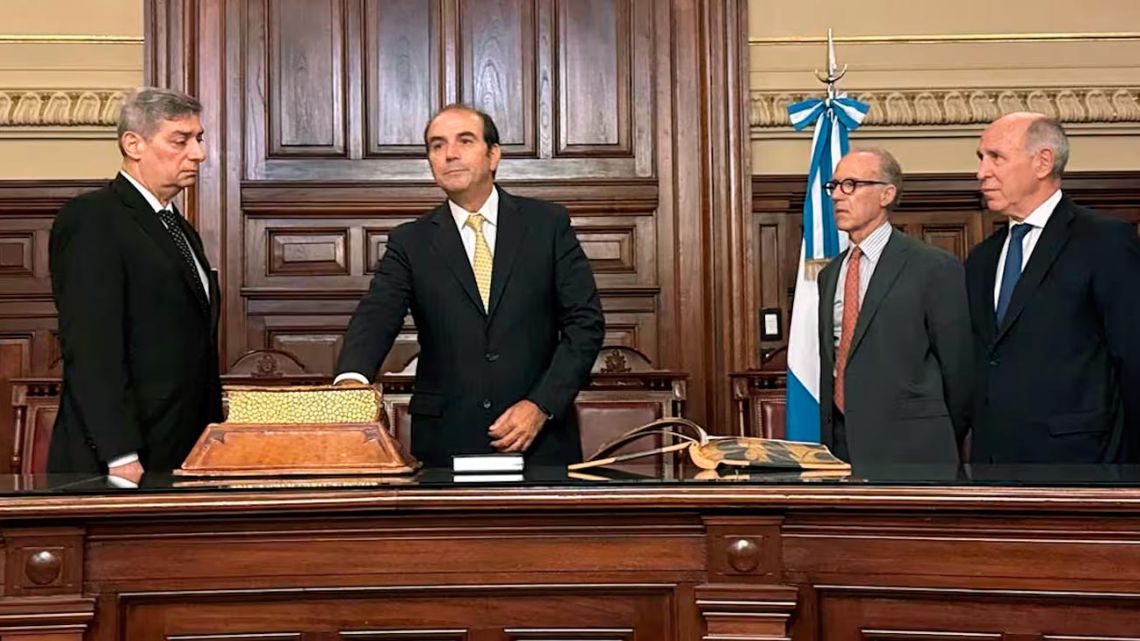 Renunció Manuel García-Mansilla a la Corte Suprema de Justicia tras el voto negativo en el Senado