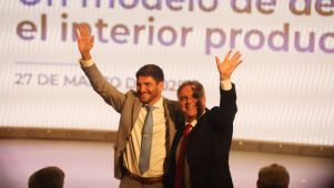 pullaro llaryora abrazo