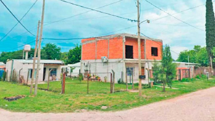 Hallazgo. El cuerpo de Antonella estaba en el fondo de la pileta.