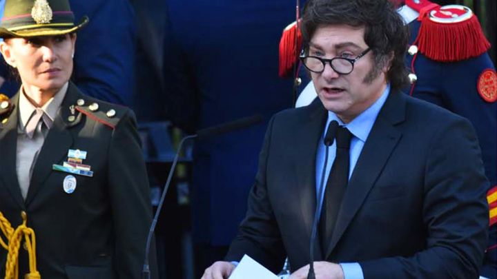 2 de abril. Abrió la polémica al hablar del derecho de los kelpers.