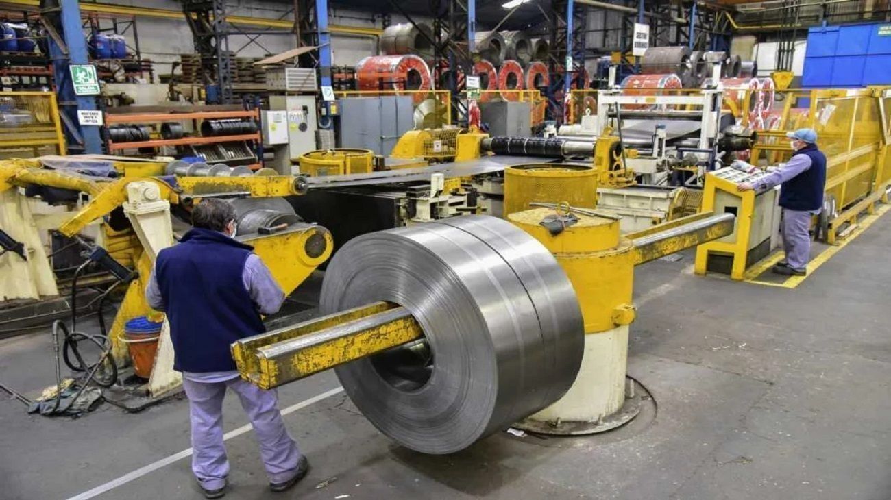 La producción industrial se contrajo 1,4% en marzo, según FIEL | Perfil