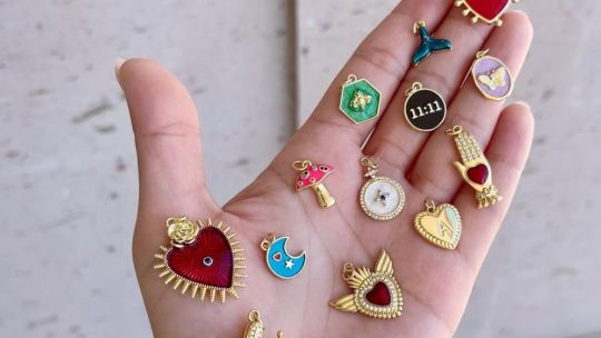 Charms: 5 ideas novedosas para sumar a tus looks el accesorio en primavera