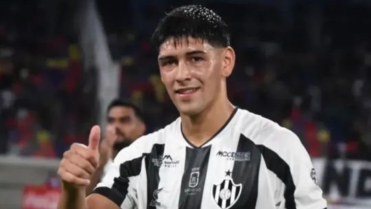 La historia de Lautaro Rivero: de vender alfajores a ser figura en Central Córdoba y aclamado por los hinchas de River