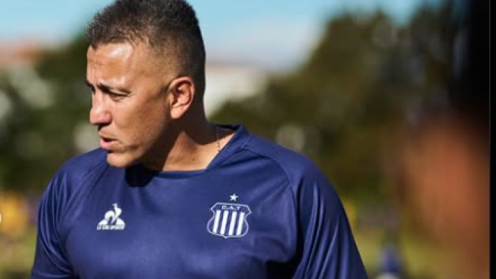 NUEVO DT. El ex defensor asumió hoy en la T.