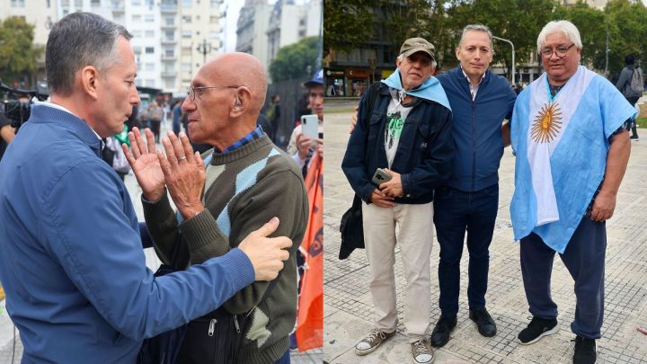 Fernando Gray junto a jubilados frente al Congreso, en una de las marchas semanales en defensa de los derechos previsionales y laborales.