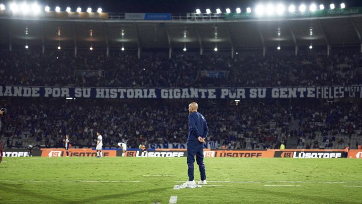 TERCER TIEMPO. Pablo Guiñazú asumió como DT de Talleres luego de la salida de Alexander Medina. ‘El Cholo’ ya dirigió en Atlético Tucumán y Sol de América de Paraguay.