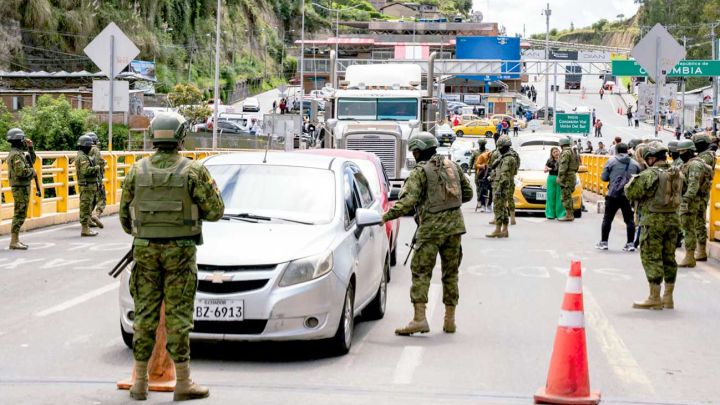 Controles. El presidente sacó a los militares a la calle para enfrentar a las bandas.