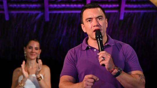 Votantes en Ecuador dan un sorpresivo rechazo a las medidas del referéndum de Noboa