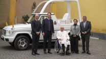 La FIA y el Automóvil Club Argentino rinden homenaje a la figura del Papa Francisco