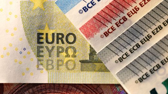 A cuánto cerro el euro blue este jueves 24 del 2025