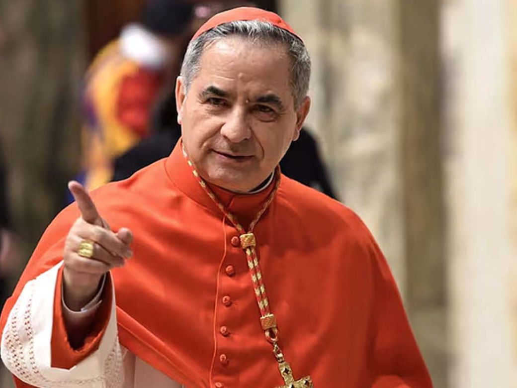 Quién es Angelo Becciu, el cardenal que quiere participar del cónclave  aunque Francisco se lo prohibió | Perfil
