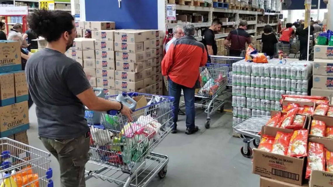 Fuertes descuentos en supermercados mayoristas de hasta 40% por la semana black: uno a uno, los comercios adheridos en Buenos Aires
