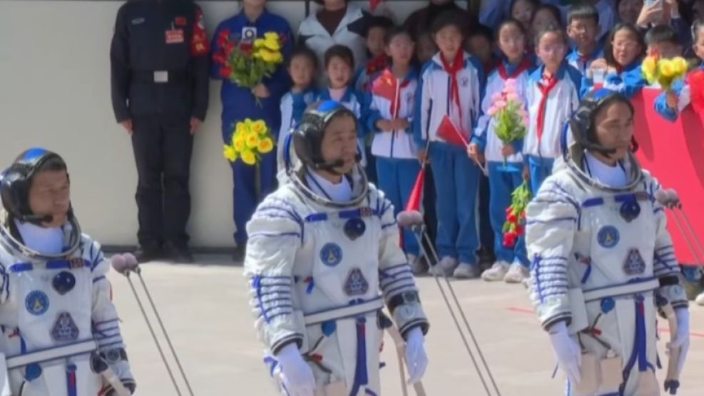 China envía nuevo equipo de astronautas.
