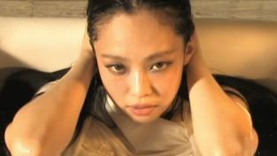 JENNIE