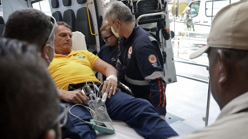 Bolsonaro internado