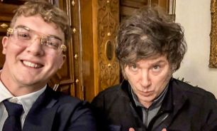 270425_hayden_davis_milei_libra_na_g