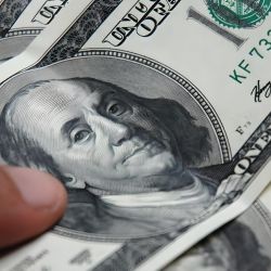 Cada vez más freelancers argentinos buscan alternativas más rápidas y transparentes para cobrar en dólares. Takenos se perfila como la opción más conveniente en 2025. | Foto:Takenos