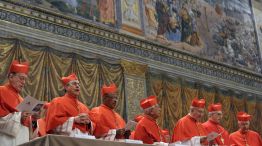 Cardenales reunidos para el cónclave