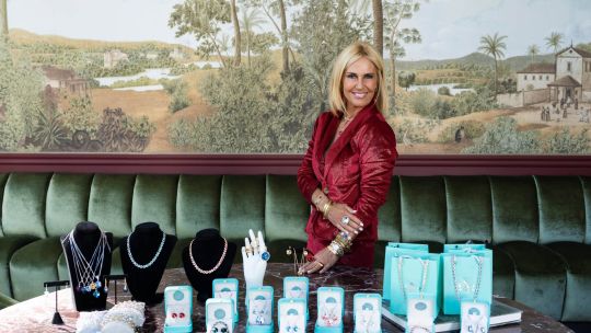 Carolina Veira es furor con sus joyas de cristales austríacos