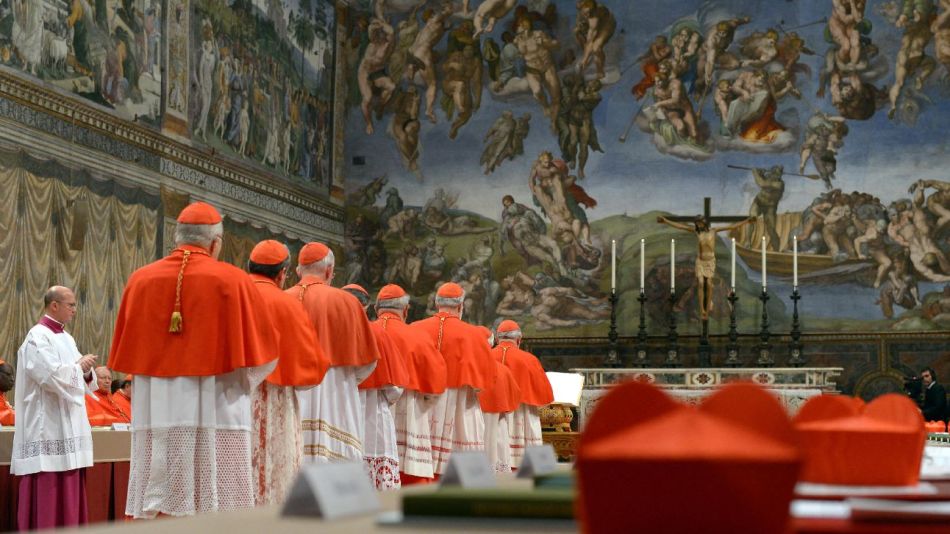 Cardenales reunidos para el cónclave