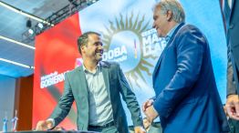 Marcos Torres junto a Martín Llaryora 